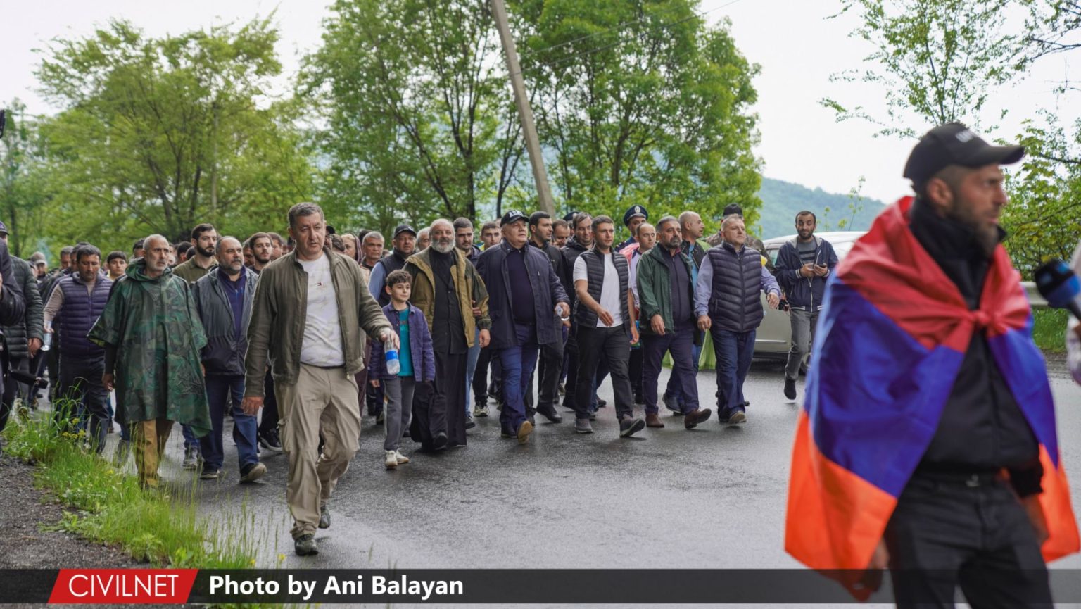 Ermenistan'da dört köyün iade kararı: Bir grup Yerevan'a yürüyor